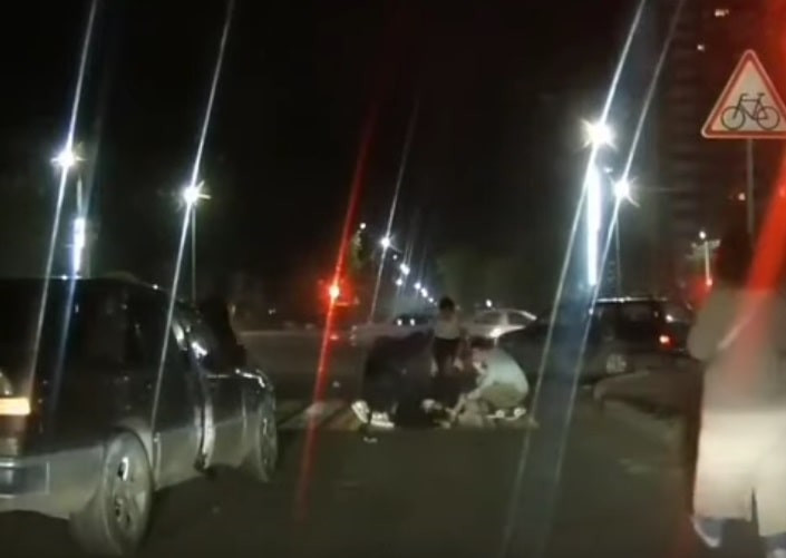 Жуткое ДТП в Павлодаре: пассажирка вылетела из авто во время аварии