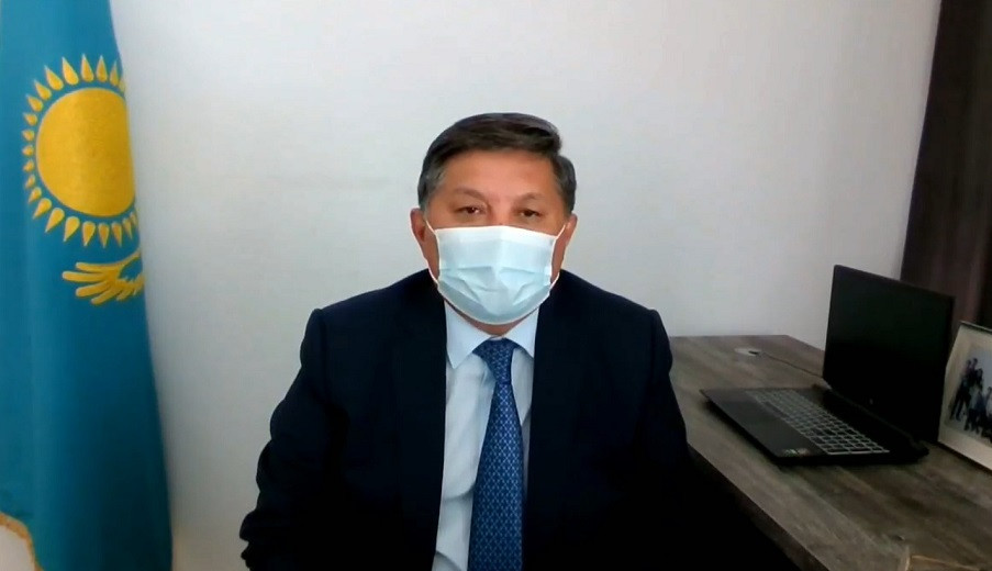Медики покупают халаты за свой счет - в УОЗ Алматы опровергли информацию 