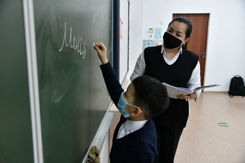 Сотрудники школ Алматы вакцинированы на 100% 