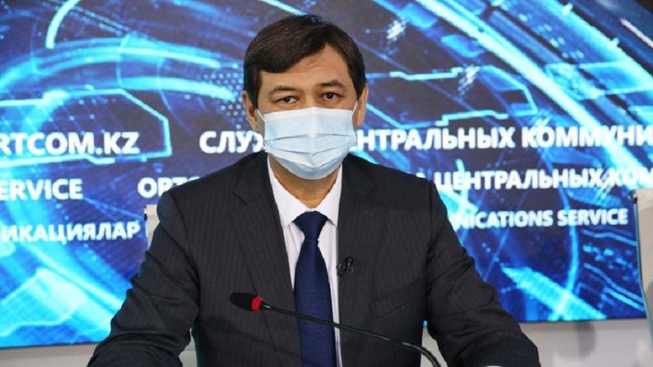 Ерлан Киясов запретил невакцинированным казахстанцам приходить на работу: новое постановление