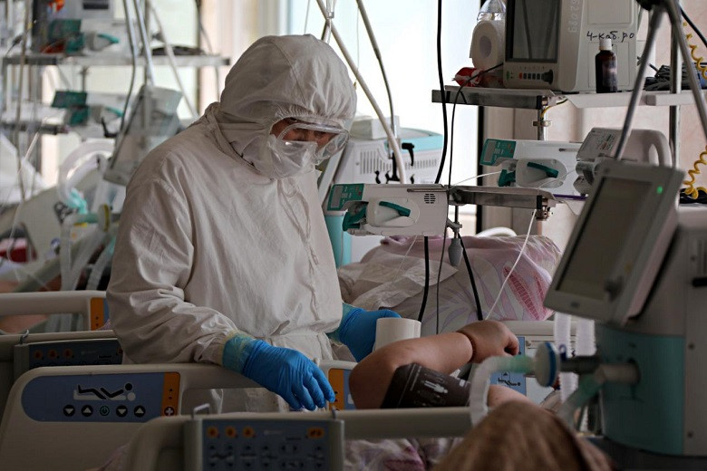 Врачи Алматы спасли пациента со 100%-ным поражением легких при COVID-19