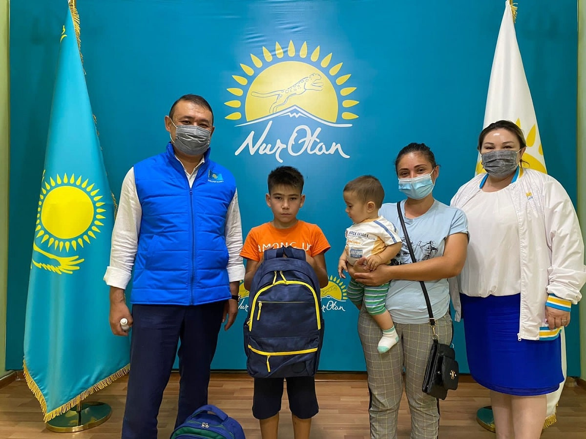 Помощь от «Nur Otan» в рамках республиканской акции «Дорога в школу» получили 3 000 детей