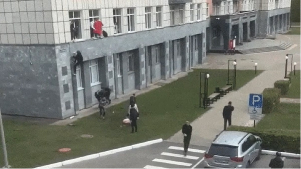 Студент открыл стрельбу в пермском вузе: число жертв достигло 8 человек