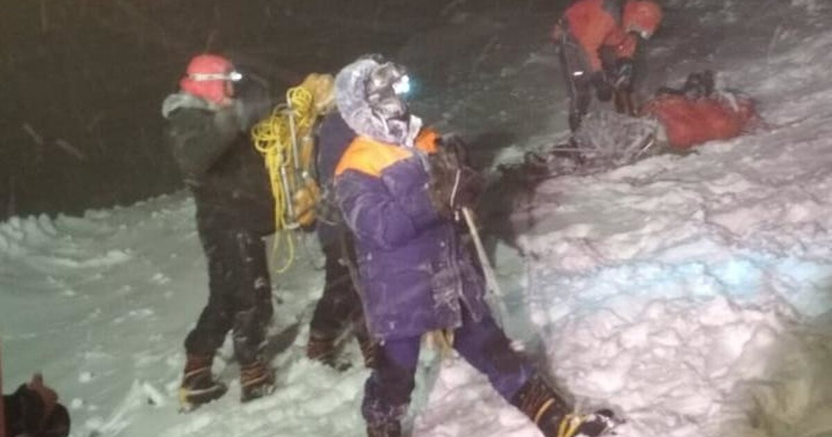 Опасное восхождение: на Эльбрусе погибли альпинисты