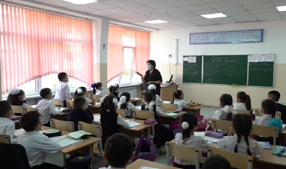 В Алматинской области выявлено почти 1000 детей с COVID-19 с начала учебного года