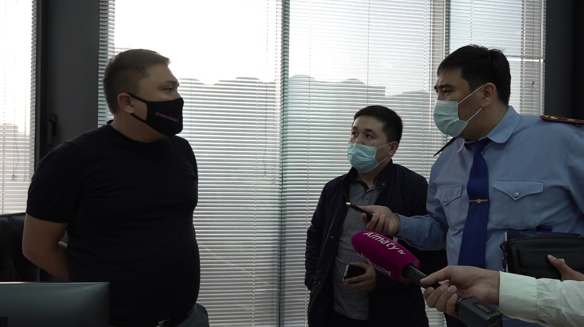 Время пришло: в Алматы усилили проверки паспортов вакцинации сотрудников