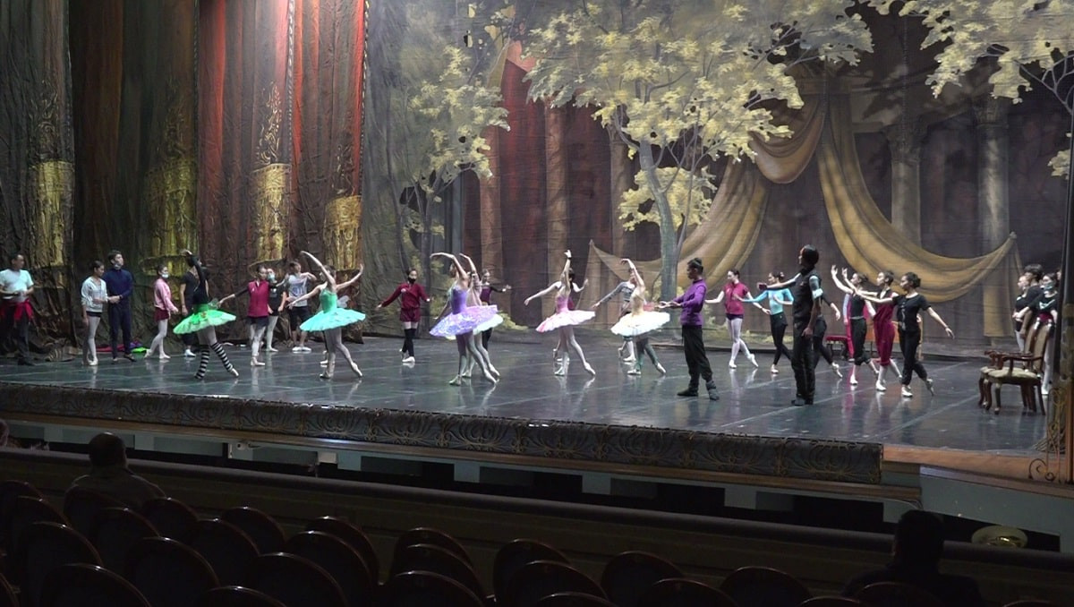 В Алматы состоялся показ балетной постановки "Спящая красавица"