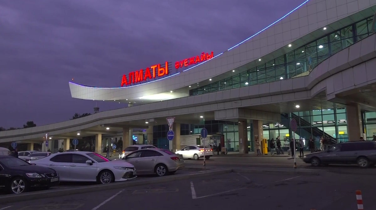 В аэропортах Алматы и Нур-Султана ужесточили меры безопасности 