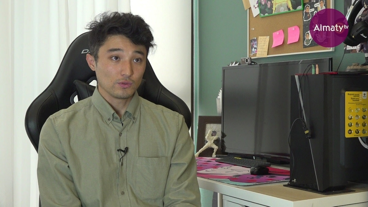 На одной волне с молодежью: учитель-тиктокер из Алматы создает видеоуроки на примере аниме