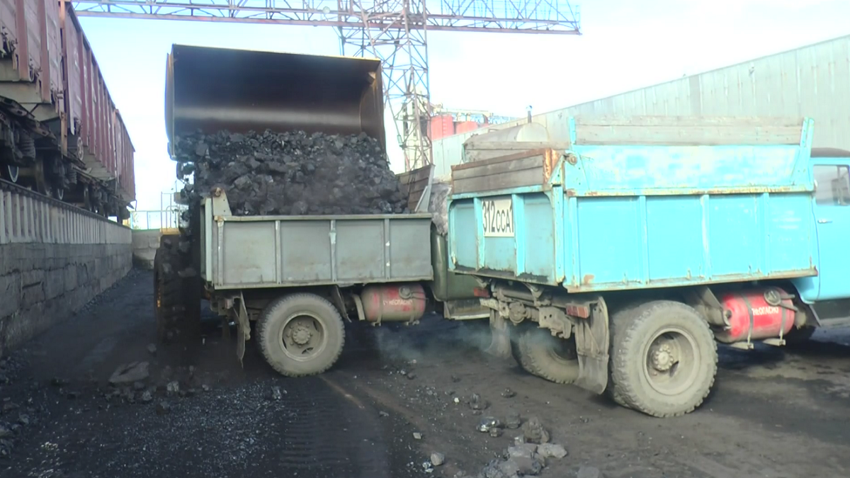 Острый дефицит угля возник на севере Казахстана 