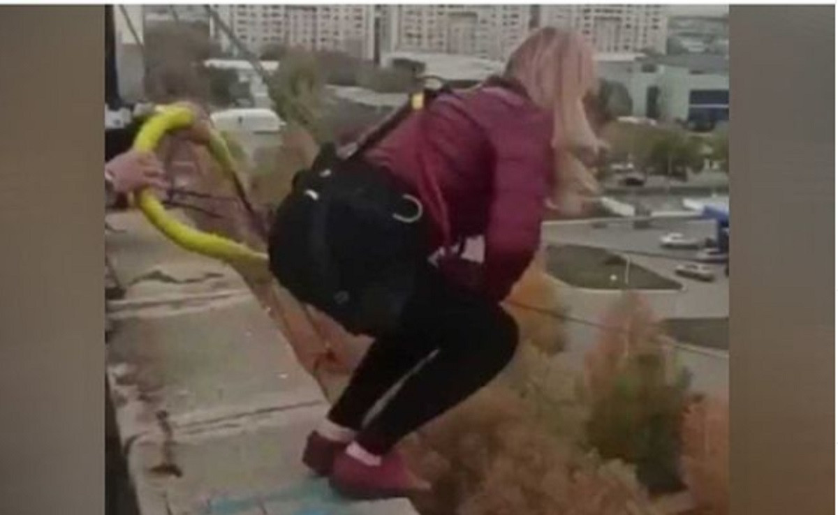 Трагедия в Караганде: девушка погибла после прыжка с тарзанки