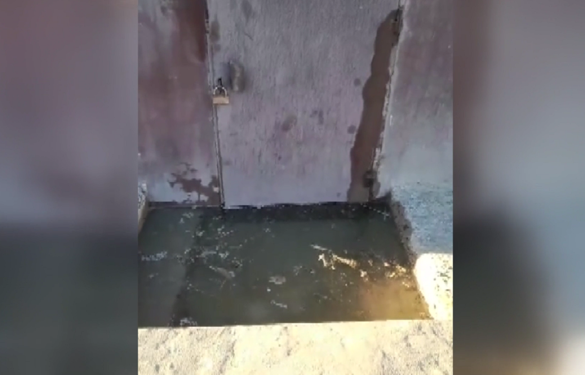 Трещины в стенах, затопленные подвалы: коммунальный скандал разгорелся в Атырау