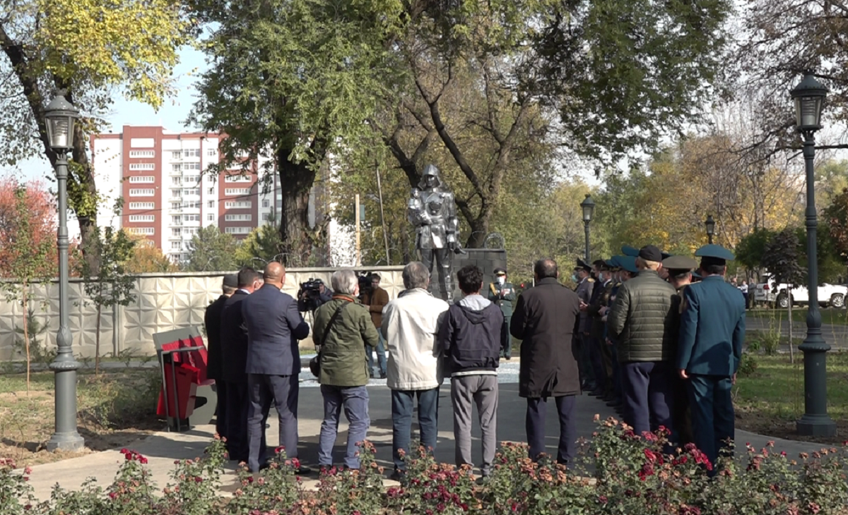 В Алматы открыли аллею спасателей