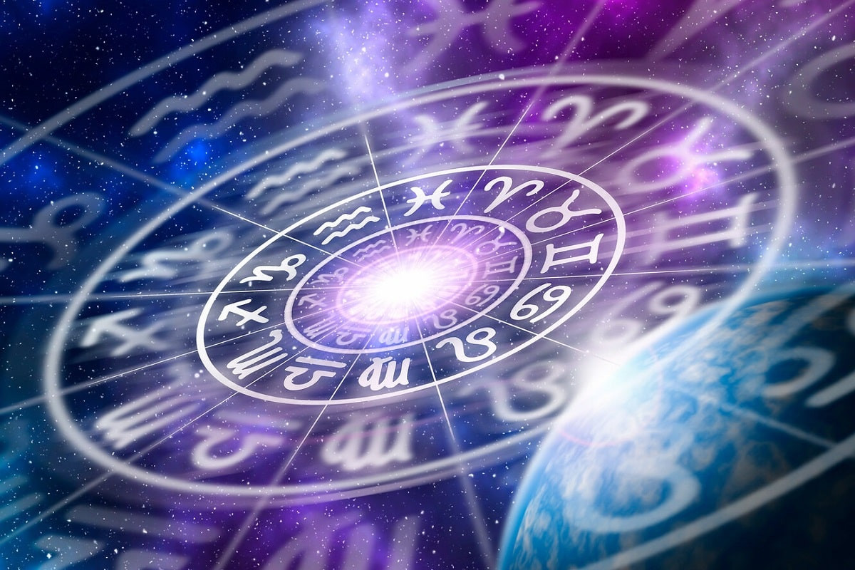 Что напророчили звезды в пятницу: гороскоп на 22 октября 2021
