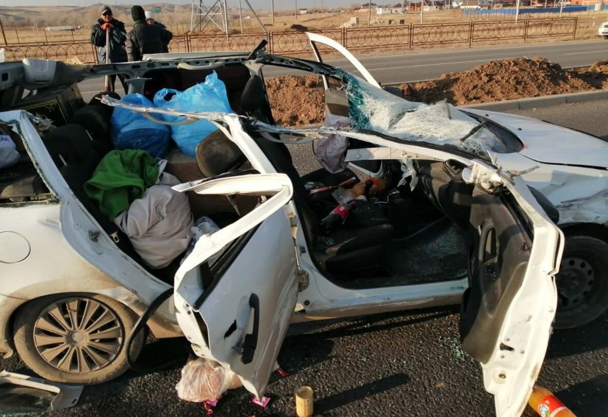 ДТП с экскаватором в Актюбинской области: два пассажира "Лады" в реанимации