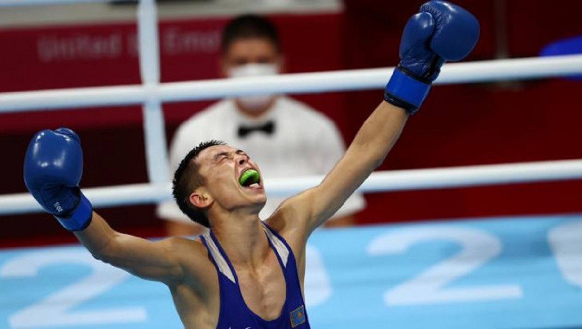 Сенсация в Белграде: казахстанский боксер победил олимпийского чемпиона