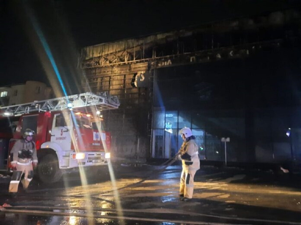 Крупный торговый дом загорелся в Шымкенте 