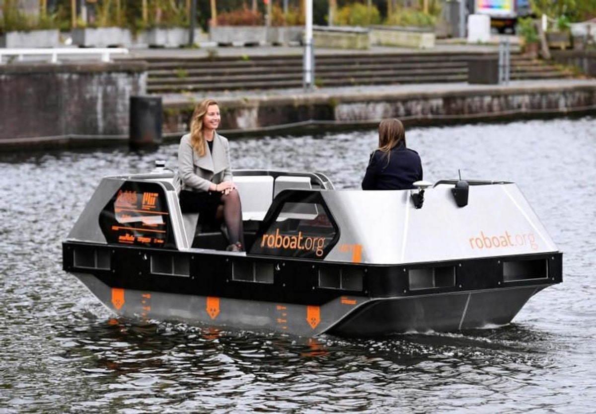 Впервые в мире: в Амстердаме появилось беспилотное водное такси