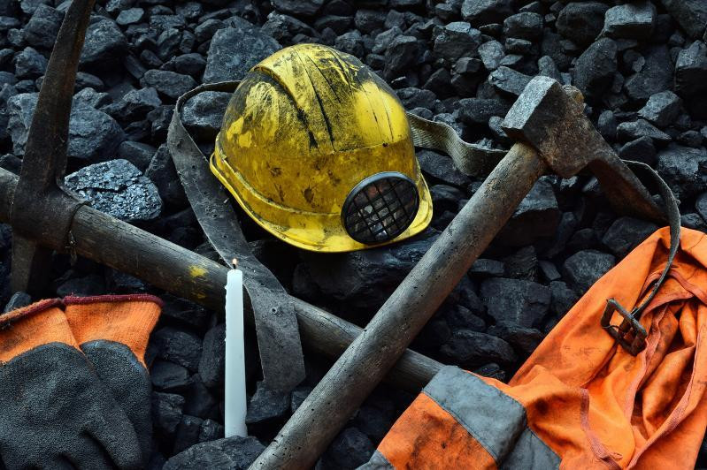 Выброс угля и газа произошел на шахте в Карагандинской области