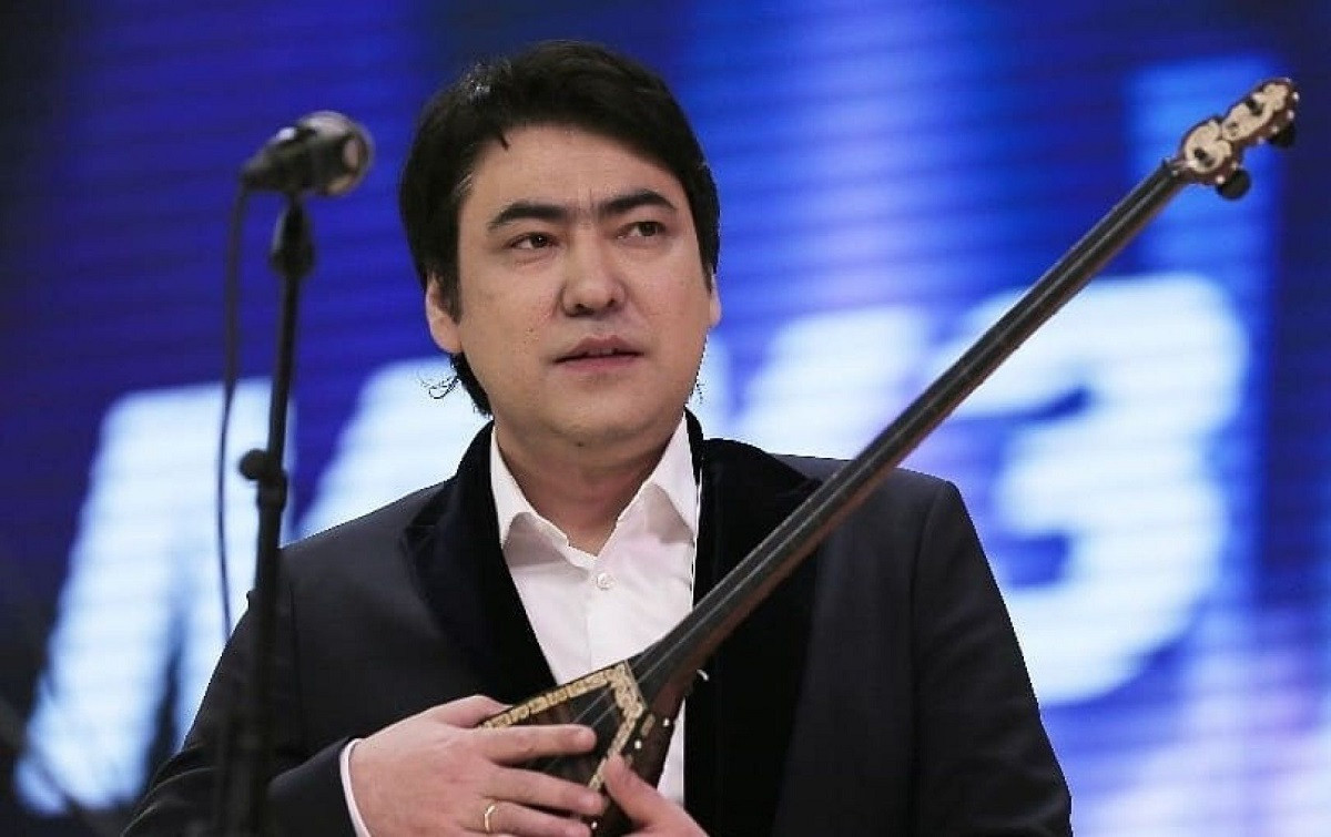 Қазақтың сүйікті әншісі Мейрамбек Беспаев 45 жасқа толды