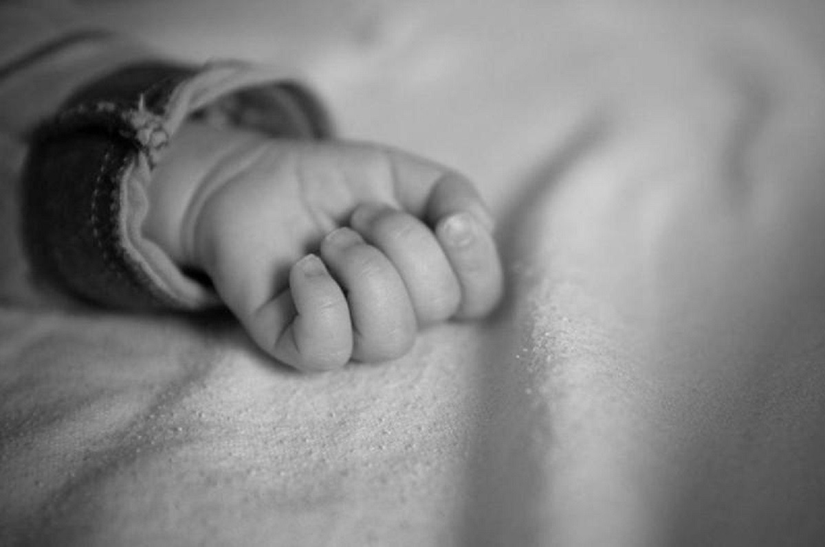 В Уральске младенец скончался, проглотив булавку 