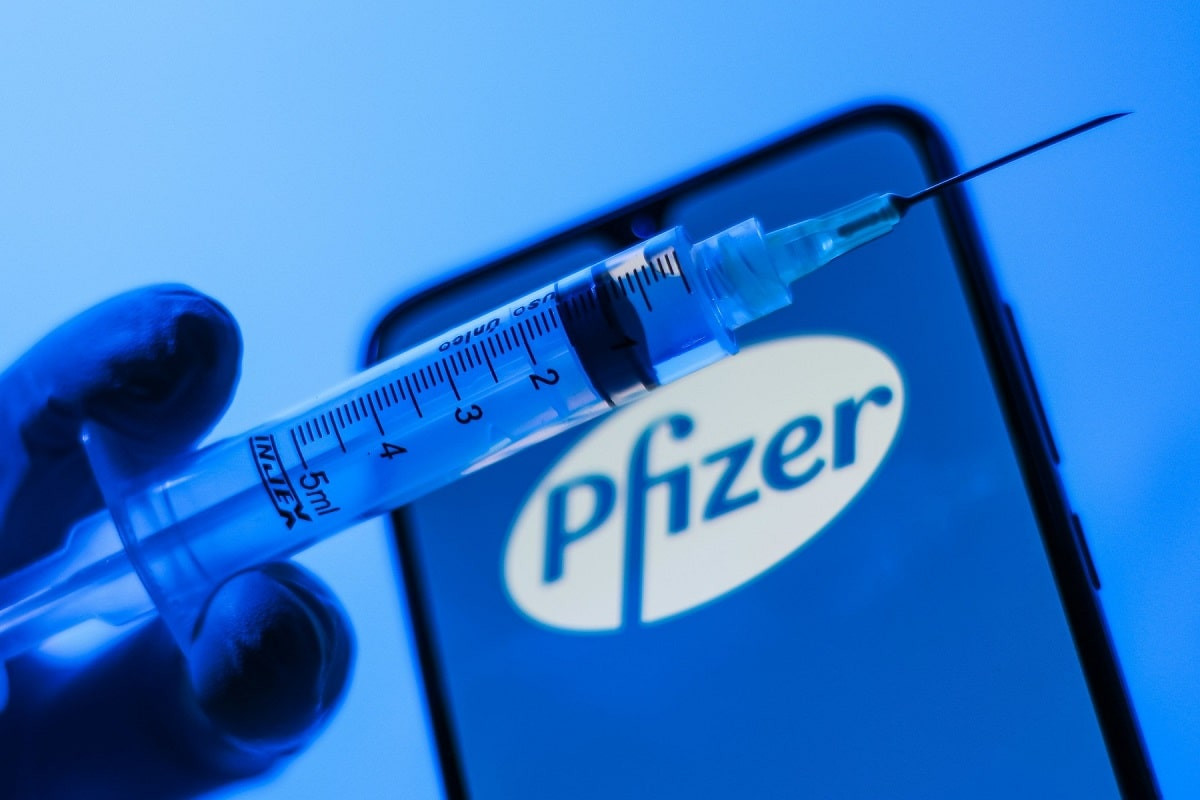 Казахстанцы смогут за деньги вакцинироваться Pfizer