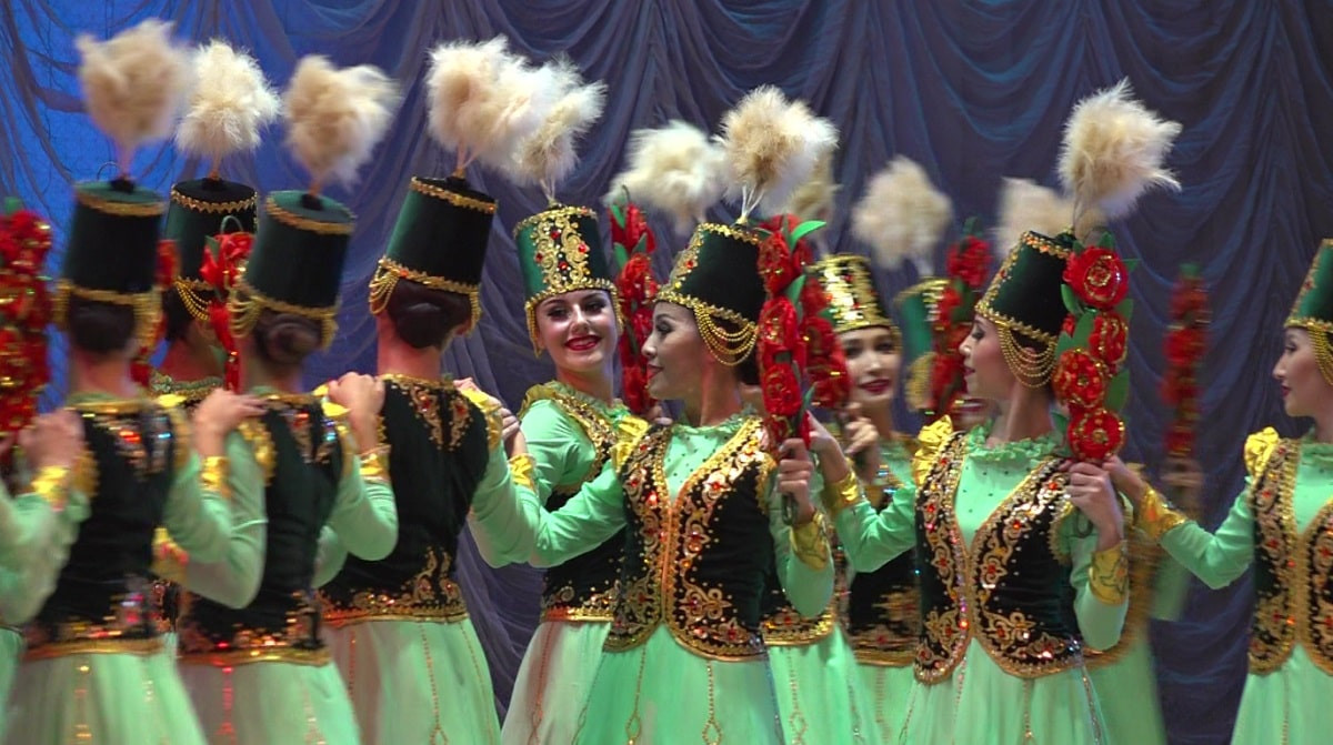 В Алматы состоялся творческий вечер танцевального ансамбля "Салтанат"