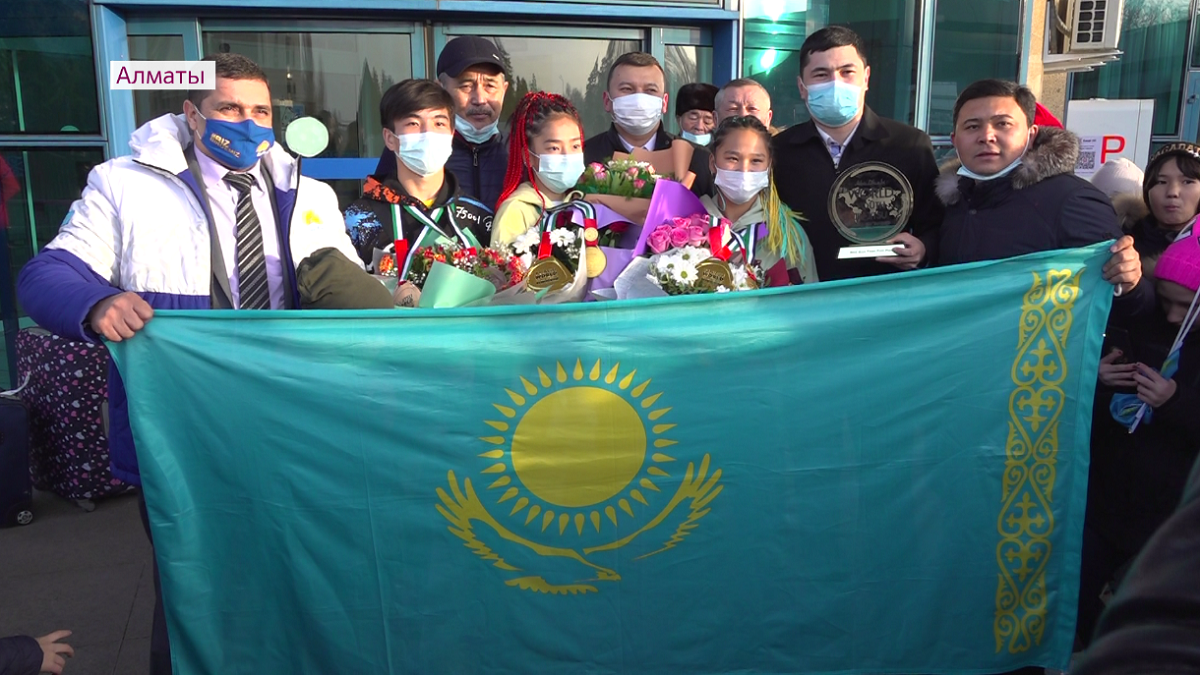 Сборная Казахстана по джиу-джитсу вернулась на родину с Чемпионата мира в ОАЭ