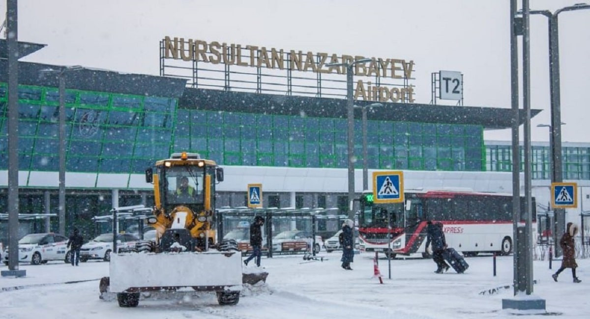 Пробки, дорогое такси и ДТП: мощный снегопад накрыл Нур-Султан