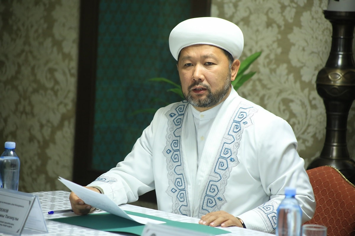 Верховный муфтий Казахстана предложил переименовать "черную пятницу"