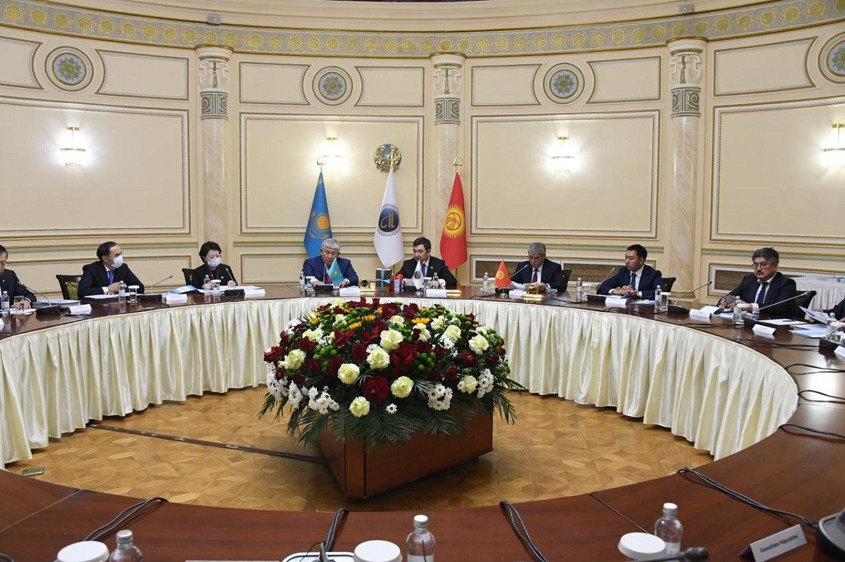 Госсекретари Казахстана и Кыргызстана приняли участие в конференции «Қазақ қырғыз - Алаштан»