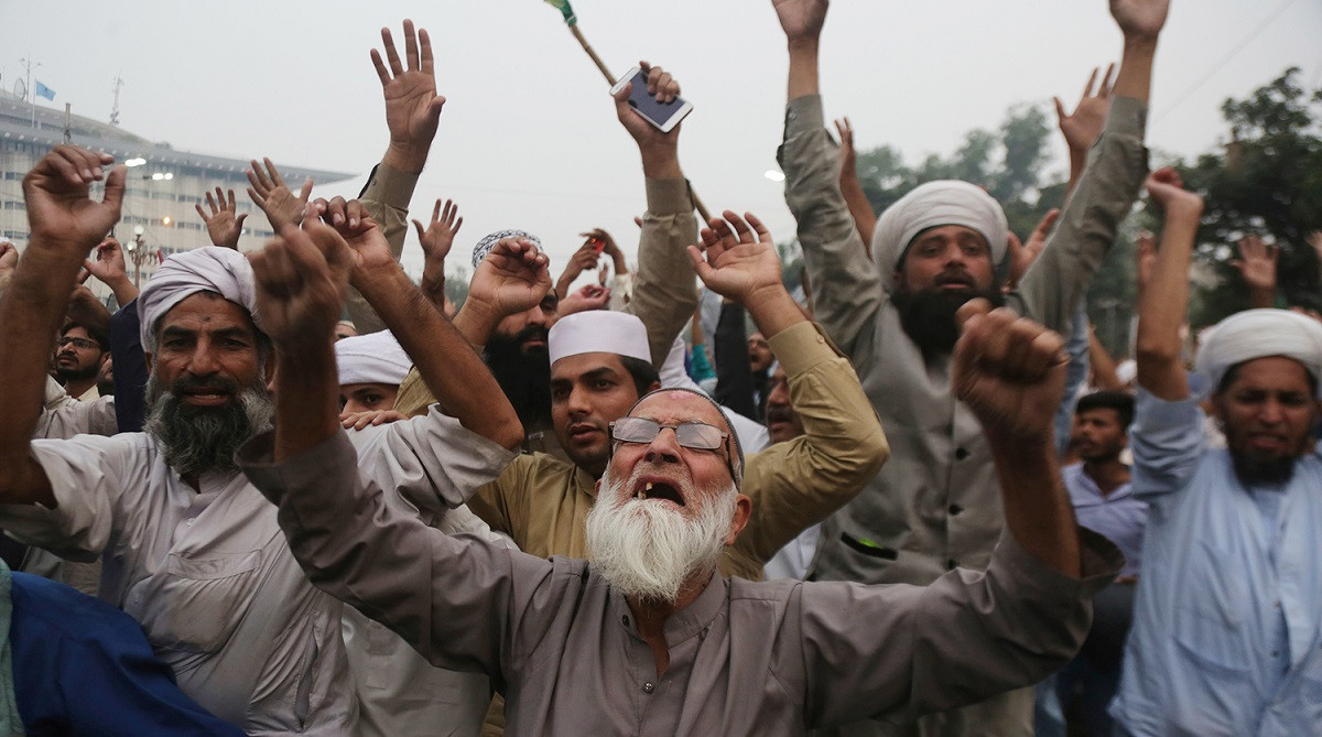 Самосуд: в Пакистане сожгли директора завода за богохульство