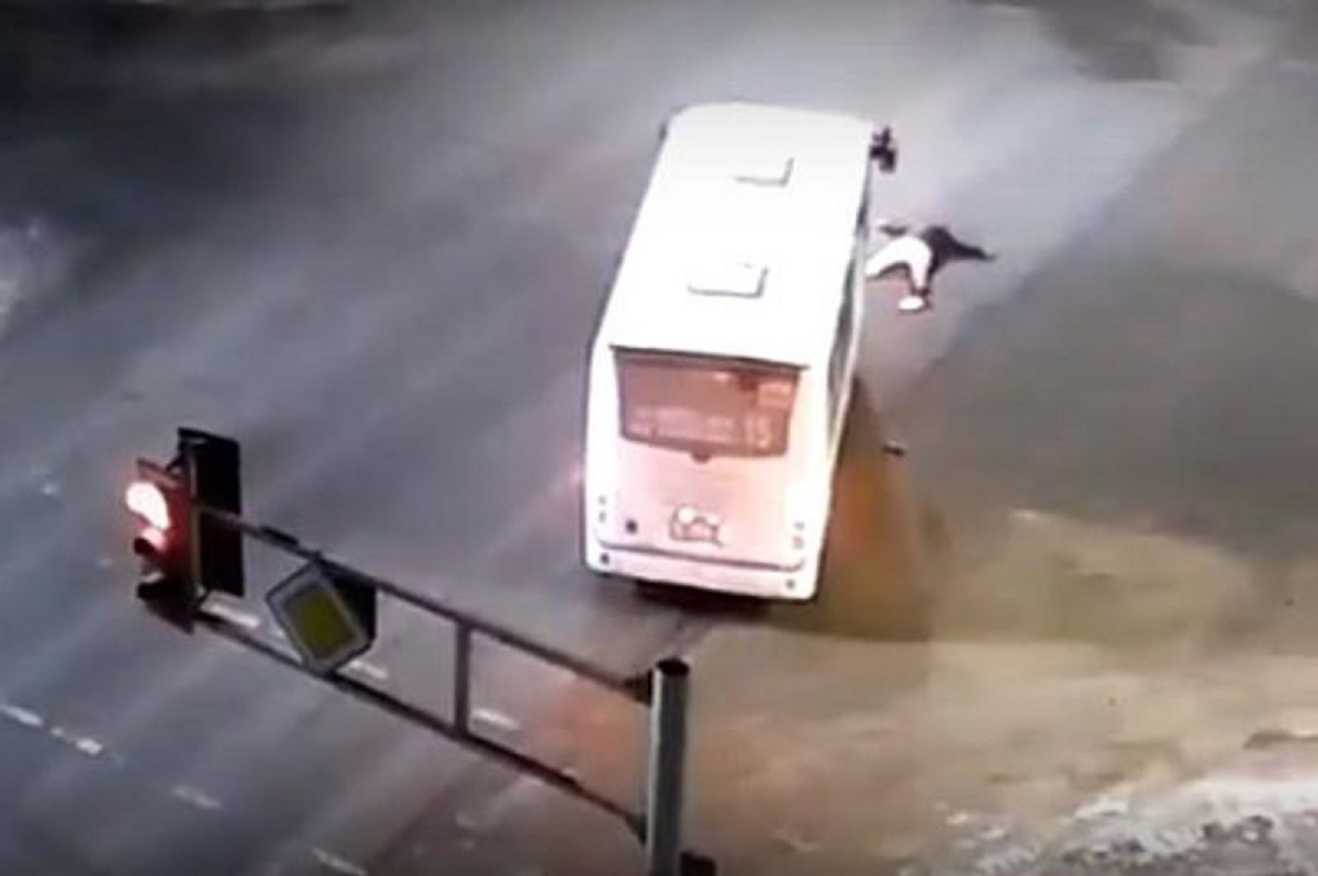 Петропавлда екі адамды автобус қағып кетті  