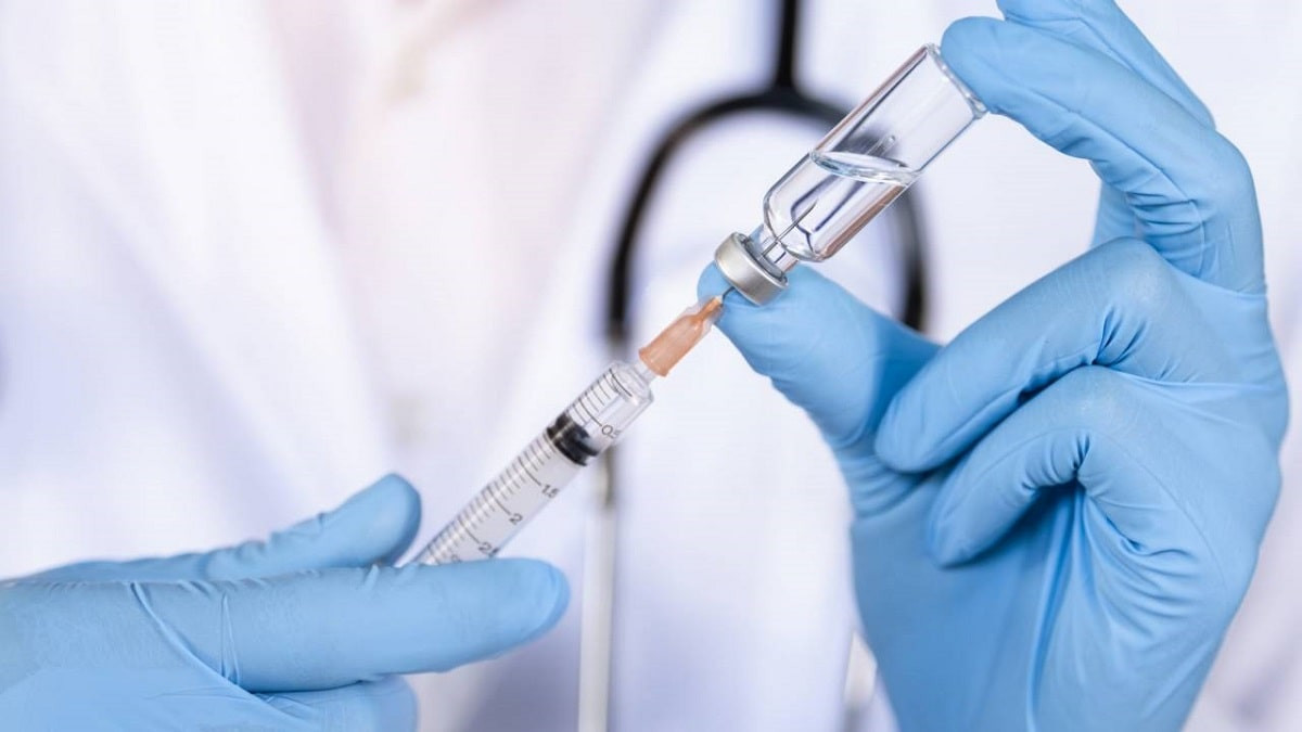 Вакцины помогут справиться с вирусом - алматинский врач-иммунолог
