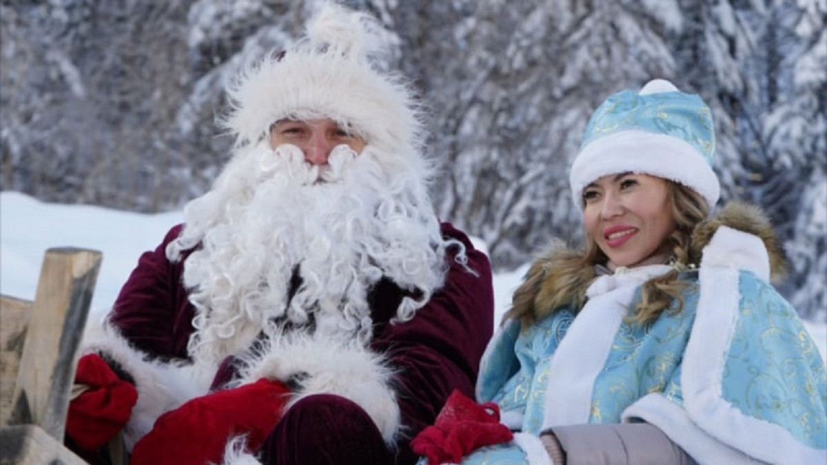 "Чтобы Новый год прошел без ЧС": Деда Мороза и Снегурку "спасли" в горах ВКО