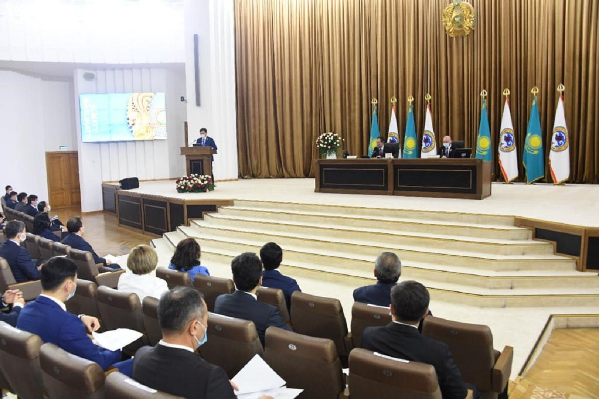 В Алматы утвердили бюджет города на следующий год