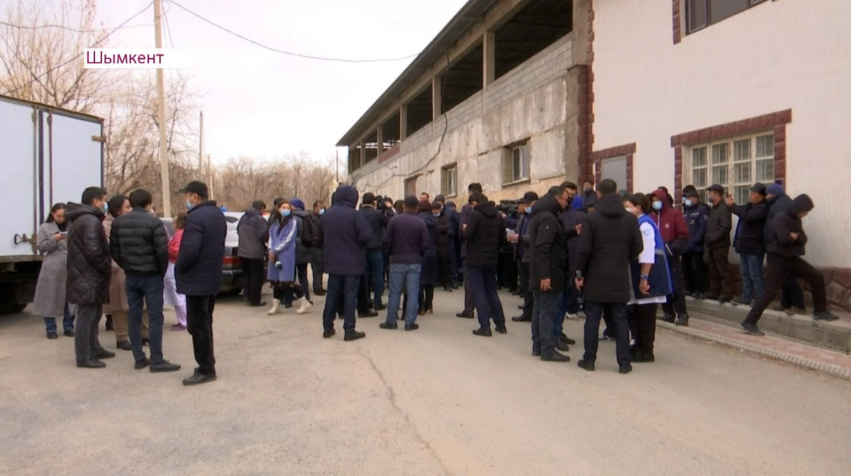 Водители скорой помощи вышли на забастовку в Шымкенте