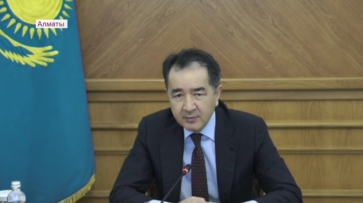 Эпидситуация в Алматы, экономика и образование: на какие вопросы ответил Б. Сагинтаев во время Akimat LIVE