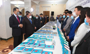 Алматыда Тәуелсіздіктің 30 жылдығына орай қазақстандық жазушылардың кітабы таныстырылды