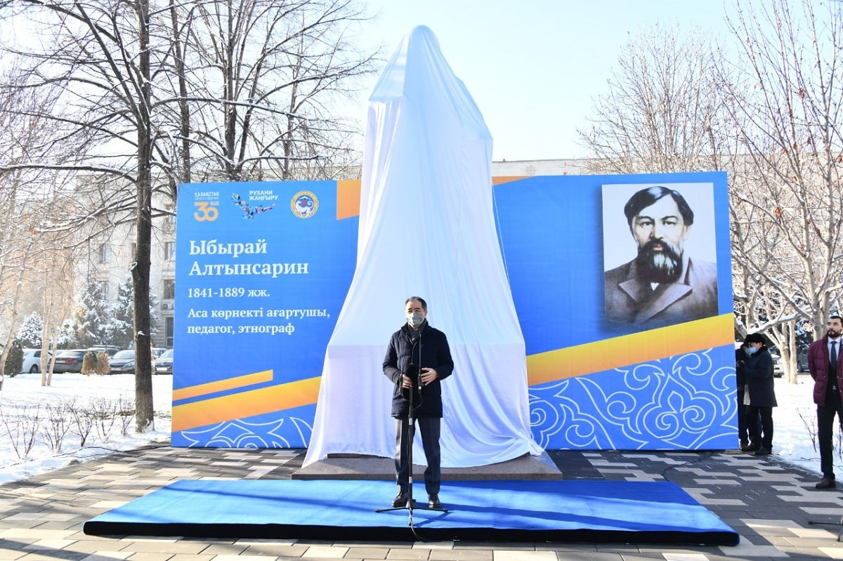 Б. Сагинтаев принял участие в торжественном открытии памятника Ыбыраю Алтынсарину