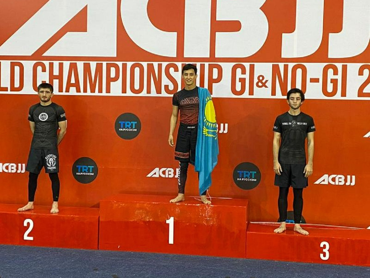 Спортсмен из Казахстана выиграл два "золота" на Чемпионате мира по джиу-джитсу 