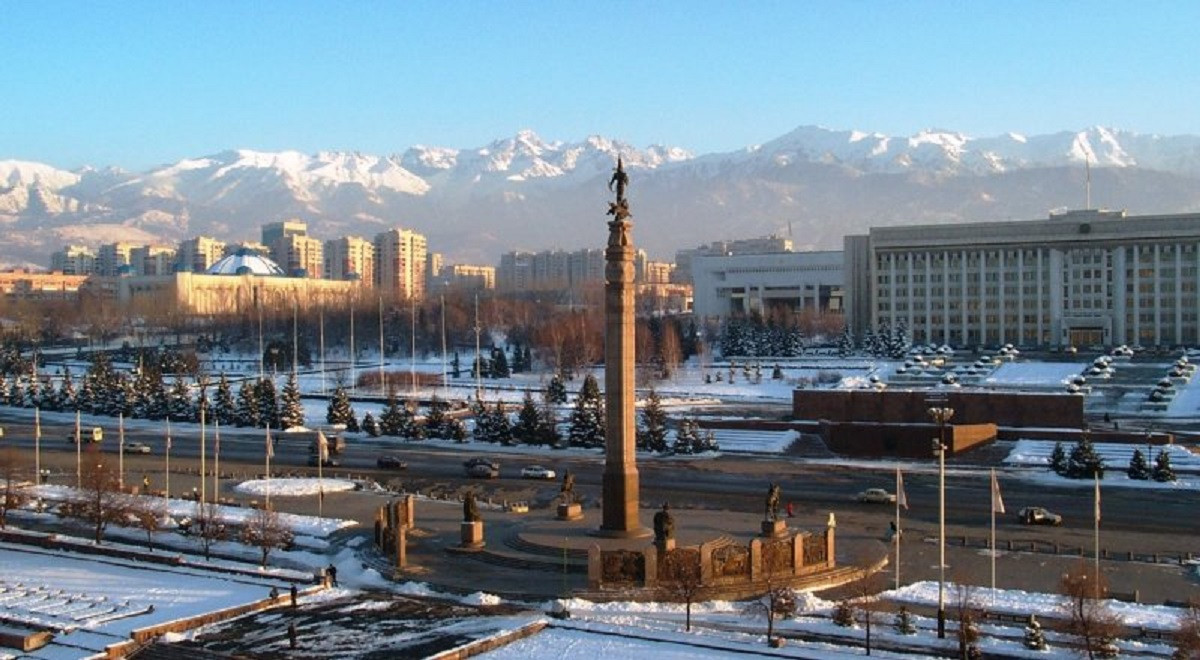 Президент ввел чрезвычайное положение в Мангистау и Алматы