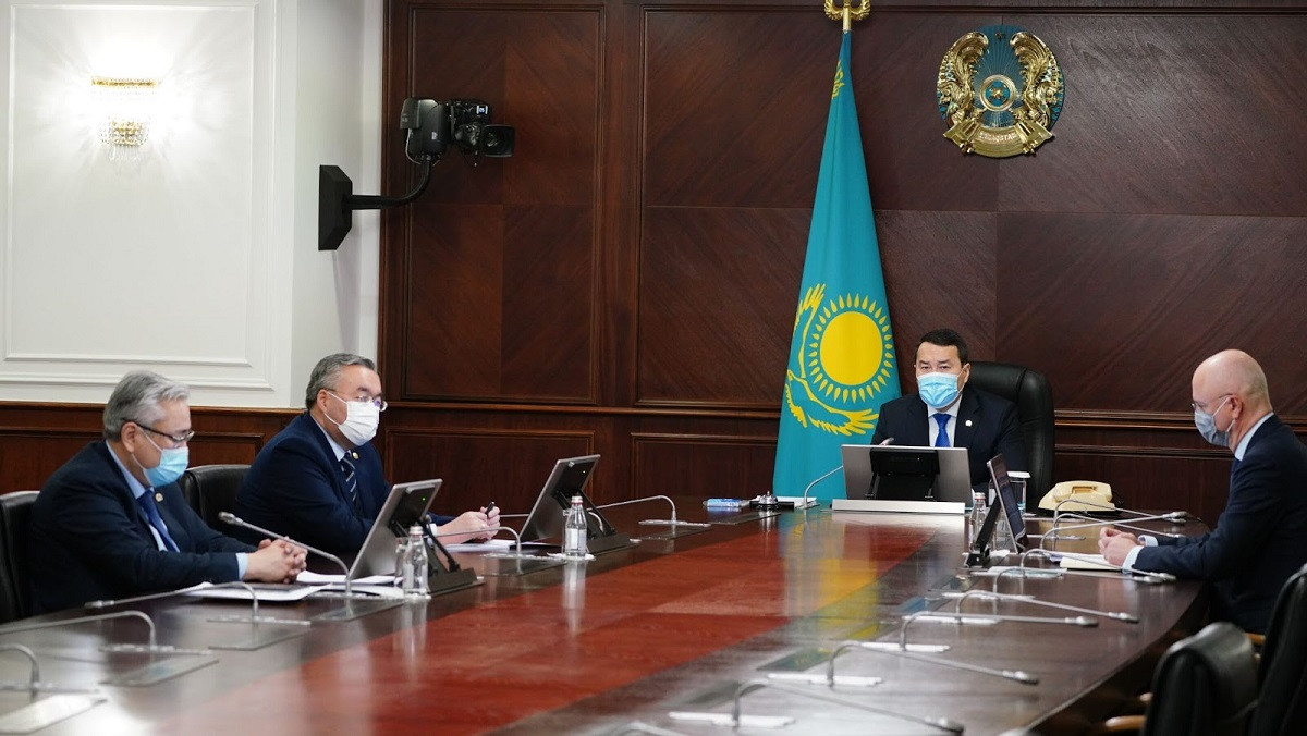 Как реализуют поручения Президента: и. о. Премьер-Министра Алихан Смаилов провел совещание