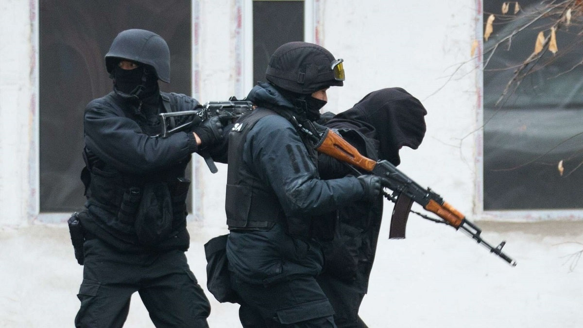 В Алматы продолжаются зачистки от бандитских группировок