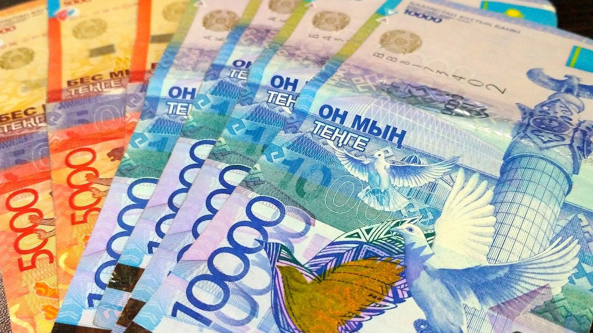 На 10 МРП увеличат оплату по молодежной практике в Алматы 