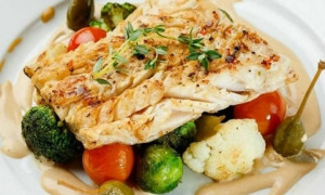 Рыба на ужин: диетолог о том, как правильно составить рацион