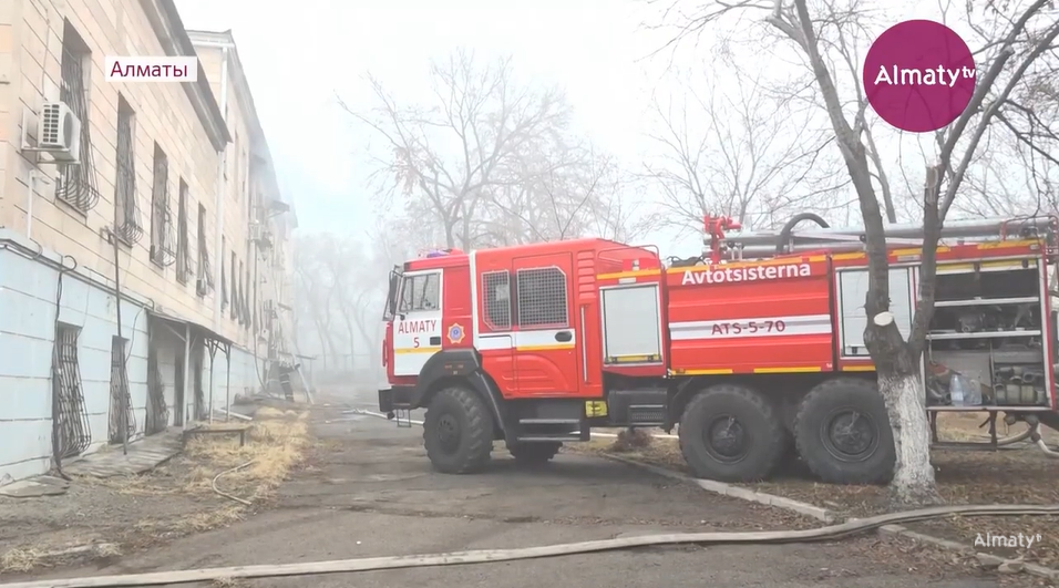 Депутаты маслихата Алматы посетили пожарную часть