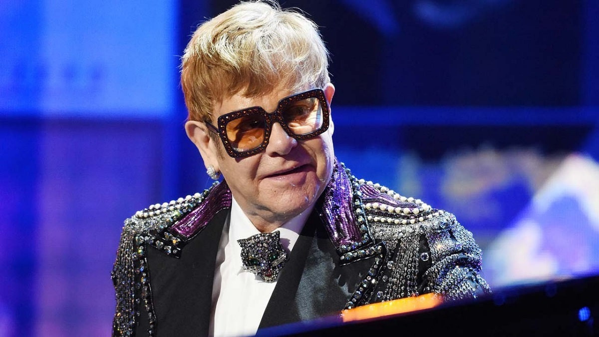 Британский певец Элтон Джон заразился коронавирусом