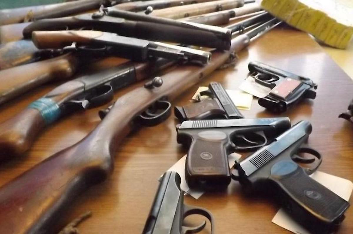 Павлодарские полицейские изъяли 13 единиц незаконного оружия 