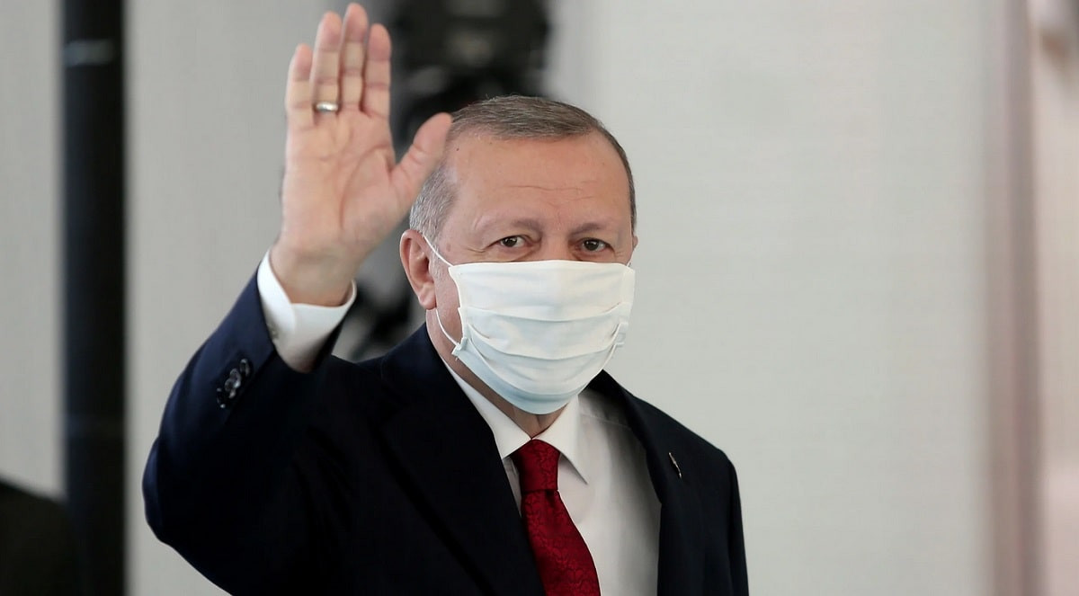 Заболевший "омикроном" Эрдоган поблагодарил Токаева за поддержку